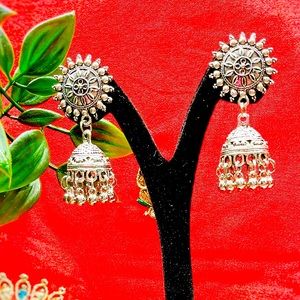 Earring, jhumka earring